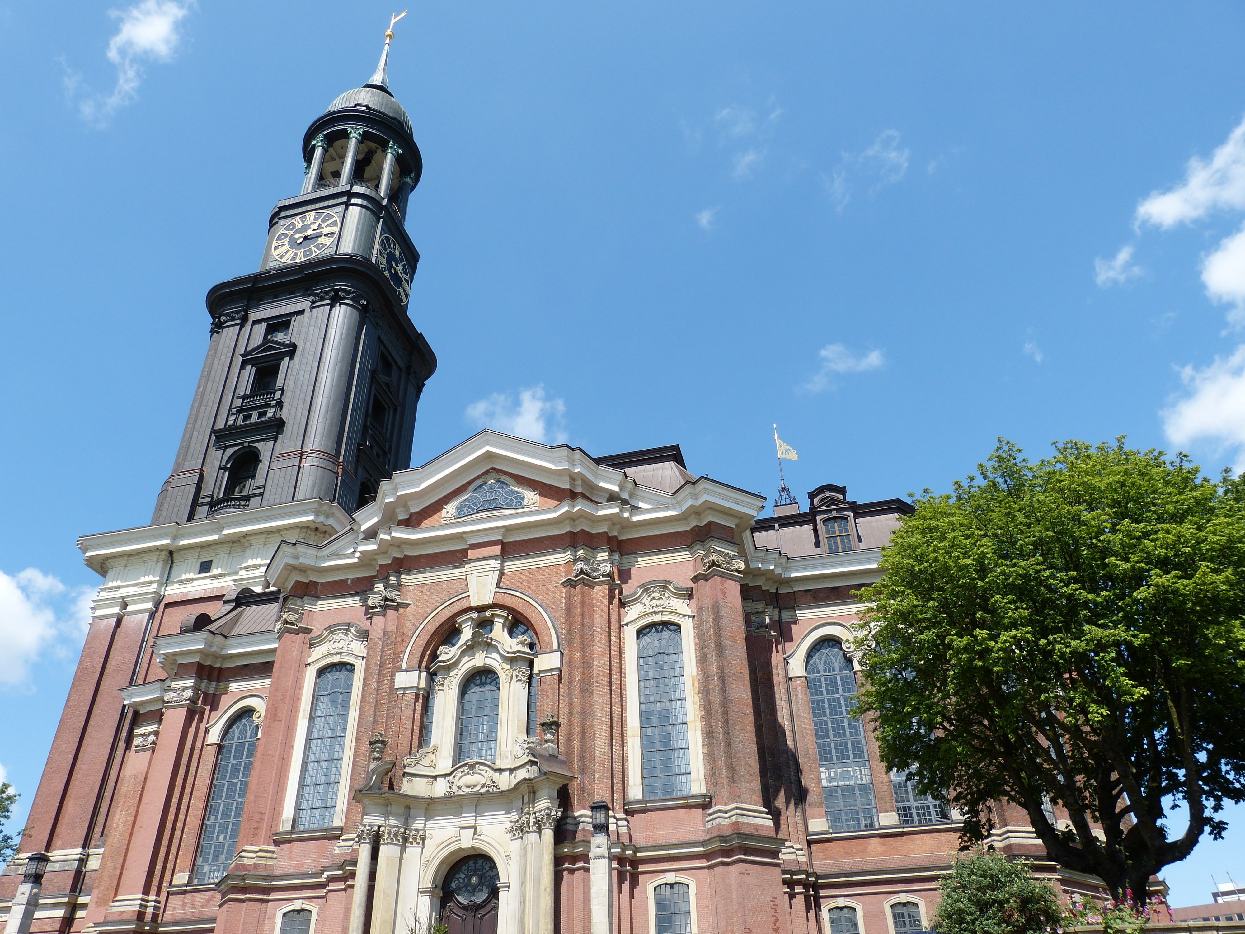 falco-michel-hamburg-852851-pixabay Außenansicht Michel